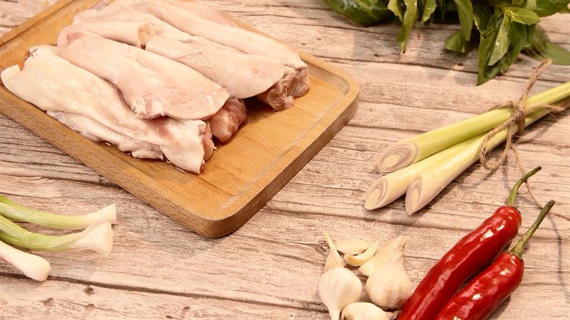 Ingredients for 2 methods of cooking beef tendon soup