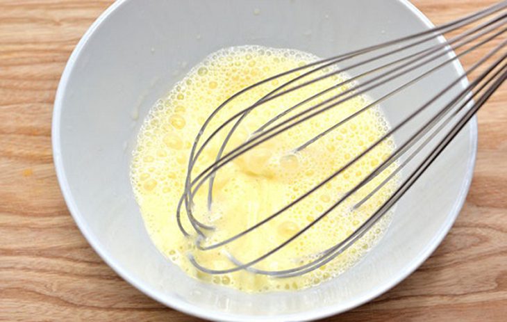 Step 1 Mix the batter for Fried Durian Spring Rolls