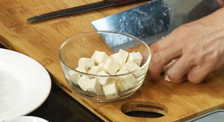 Step 1 Prepare the ingredients for Oyster Mushroom Fried Rice