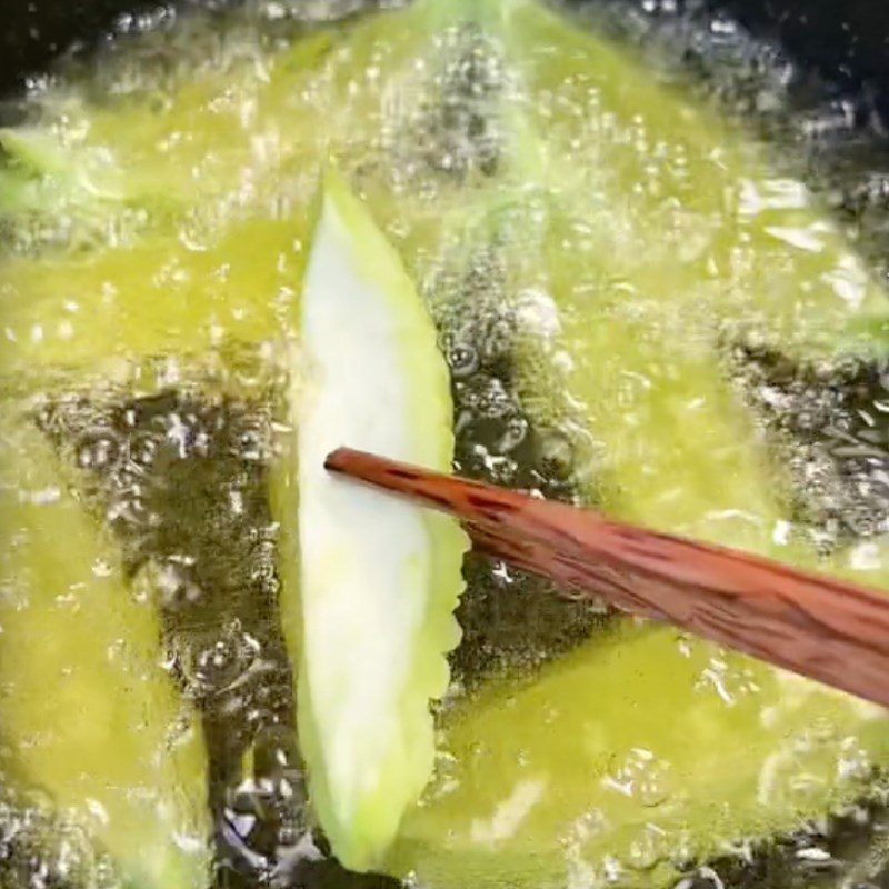 Step 1 Prepare ingredients for bitter melon braised with vegetarian fish sauce