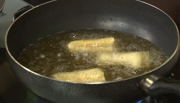 Step 4 Fried tofu skin Braised tofu skin vegetarian
