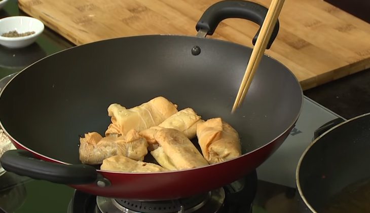 Step 4 Fried tofu skin Braised tofu skin vegetarian