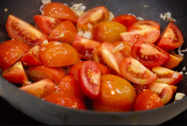 Step 4 Cooking Fish Silver Catfish Braised with Tomato