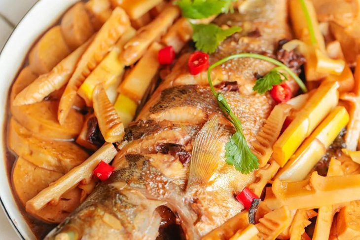Step 5 Product Braised silver pomfret with bamboo shoots