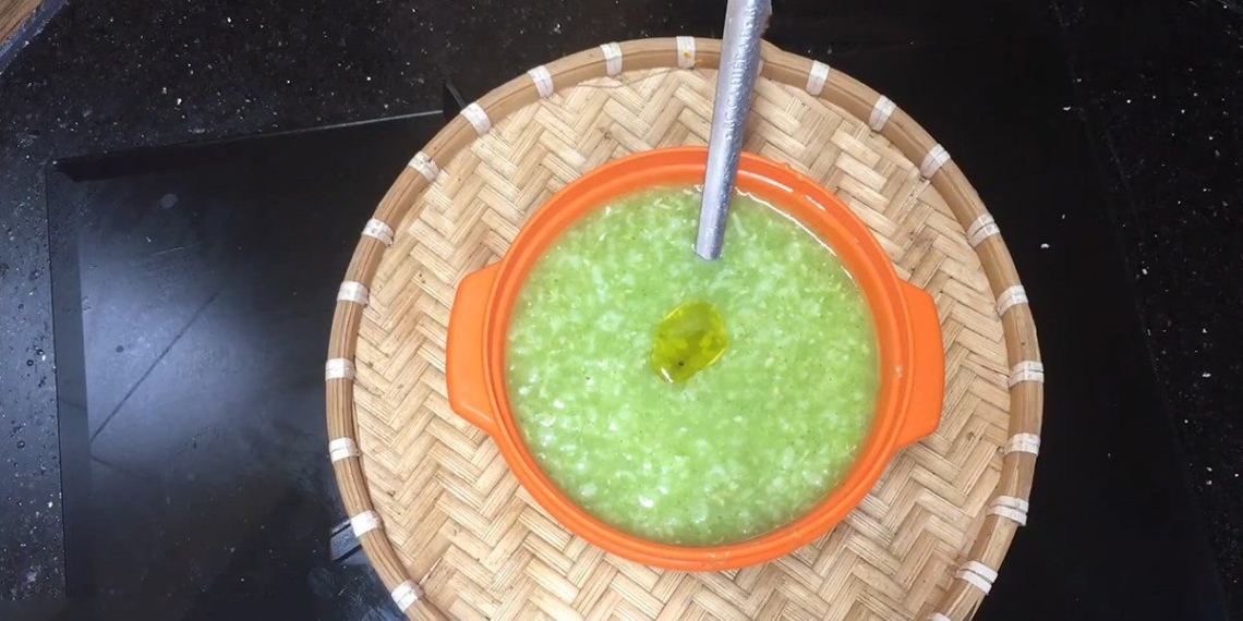 2 ways to cook mugwort porridge refreshing simple attractive for babies to eat 14255