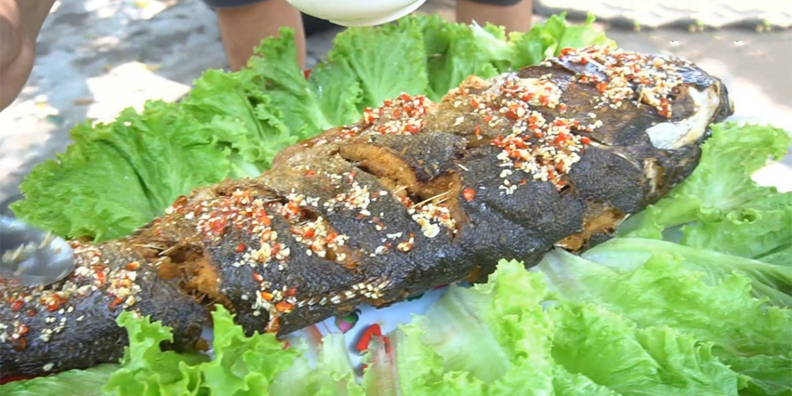 2 ways to make crispy fried catfish and delicious spicy fried salad 05774