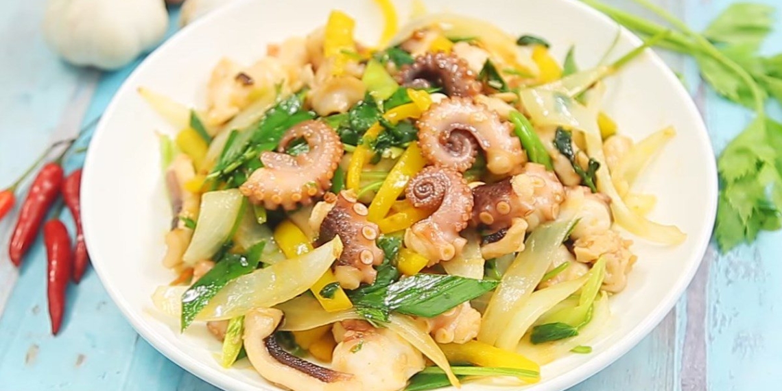 2 ways to make stir fried octopus with cilantro and ginger garlic 10412 2