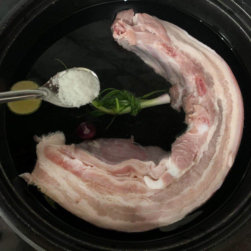 Step 1 Preparing the meat Braised pork belly (recipe shared by users)