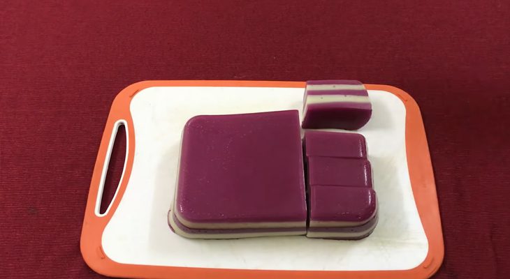 Step 4 Cut the cake Taro layer cake with purple leaf