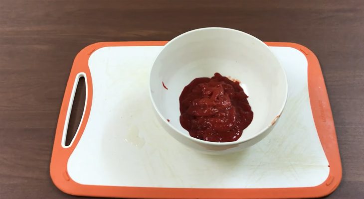 Step 1 Prepare natural color ingredients for multi-colored pig skin cake