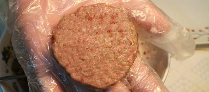 Step 2 Fry the meat Fried pork stuffed eggs