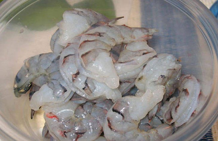 Step 1 Prepare the ingredients for Fresh Shrimp Red Bean Porridge
