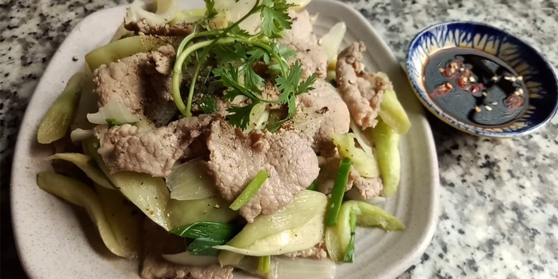 3 ways to make delicious beef chicken liver and fresh shrimp stir fry