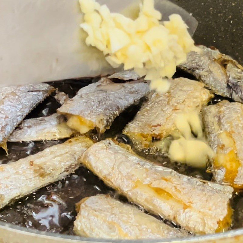 Step 2 Cook the fish with tomato for Grilled Fish with Tomato