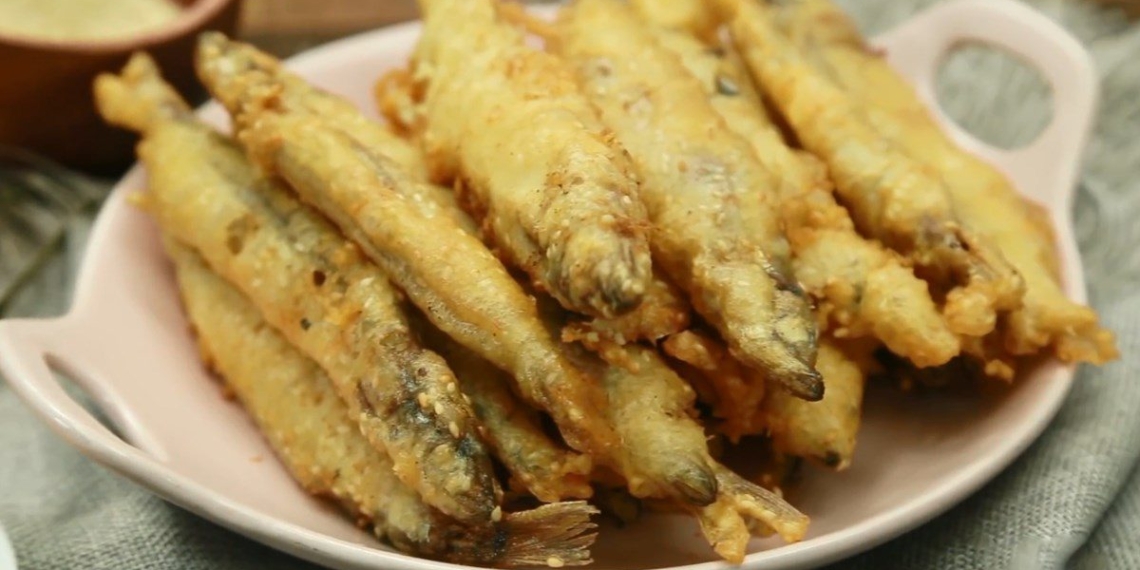 4 ways to make fried egg with salted egg and lot leaves 10778