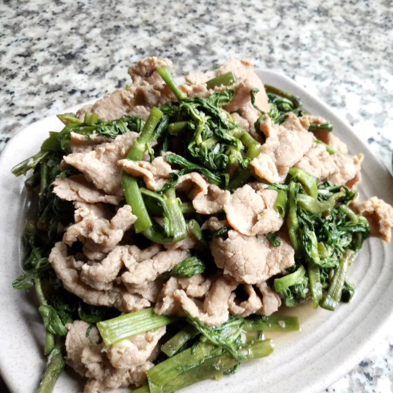 Step 5 Final product Stir-fried beef with rice paddy herb