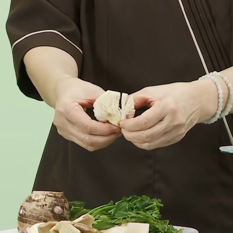 Step 1 Prepare the ingredients for Taro Soup