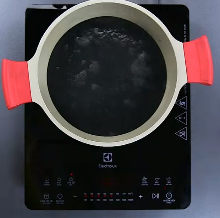 Step 3 Cook the milk Oat milk black sesame