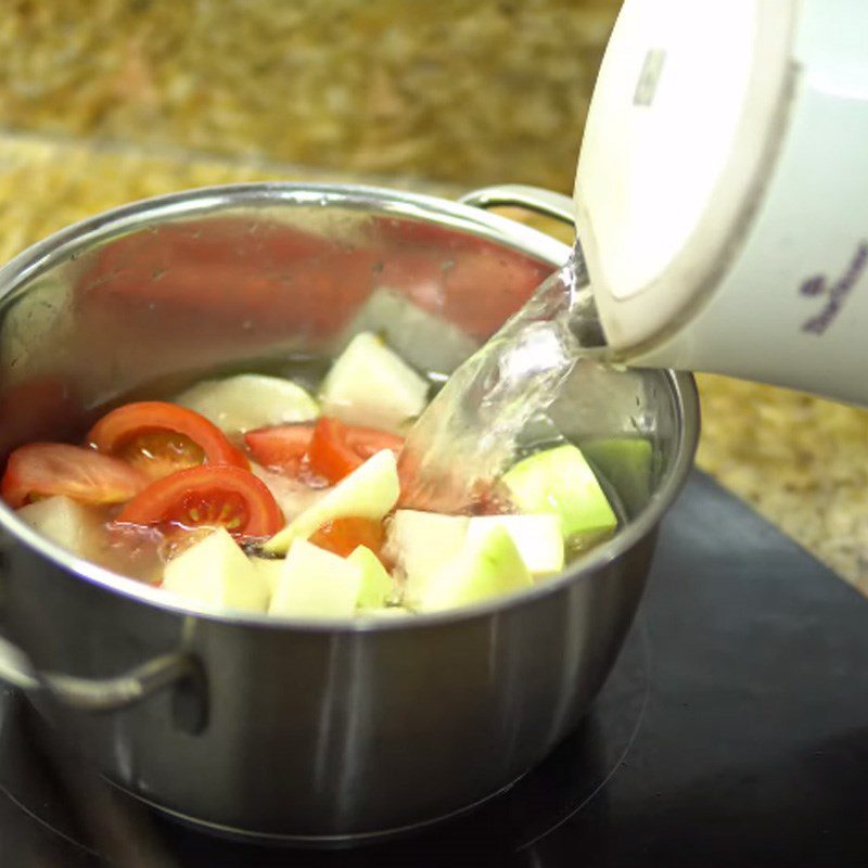 Step 5 Cooking fish Braised fish with kohlrabi