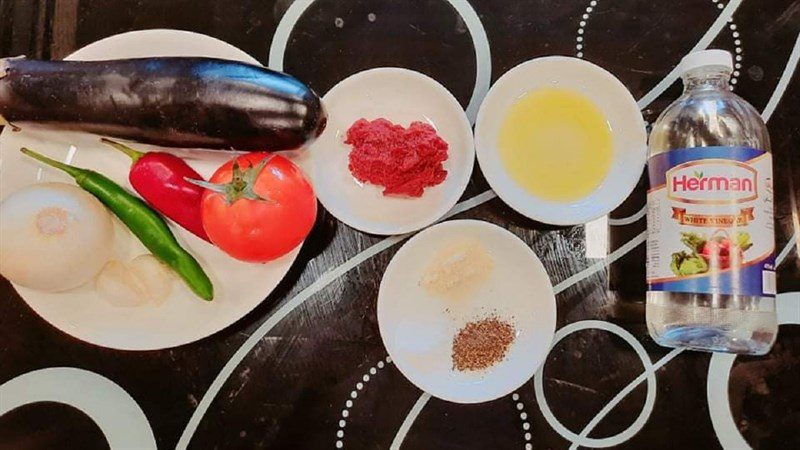 Ingredients for eggplant with tomato sauce