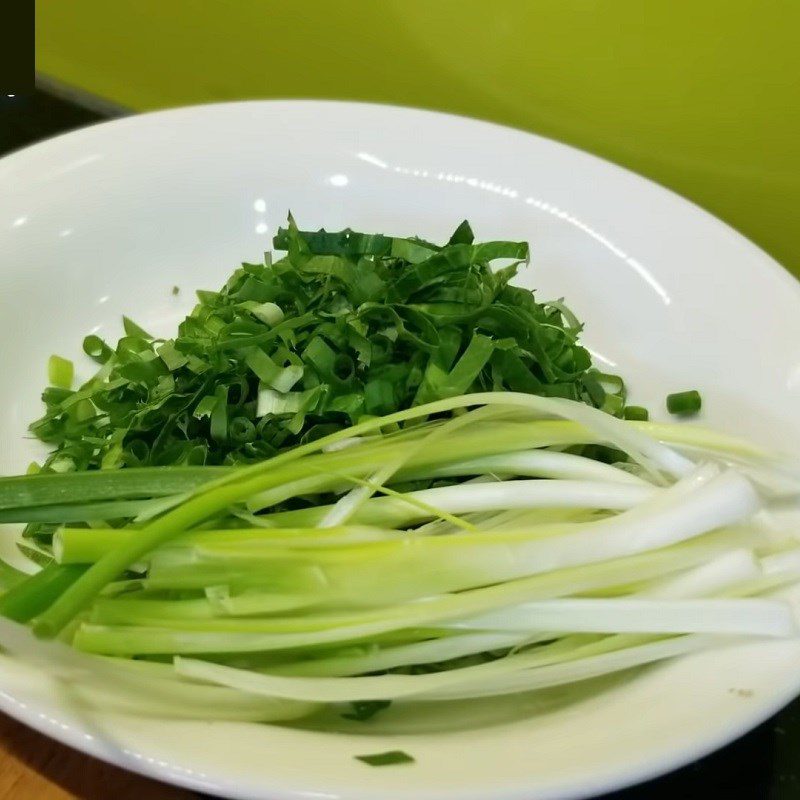 Step 1 Prepping the ingredients for Pork Intestine Soup