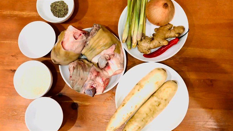 Ingredients for grilled beef hotpot dish