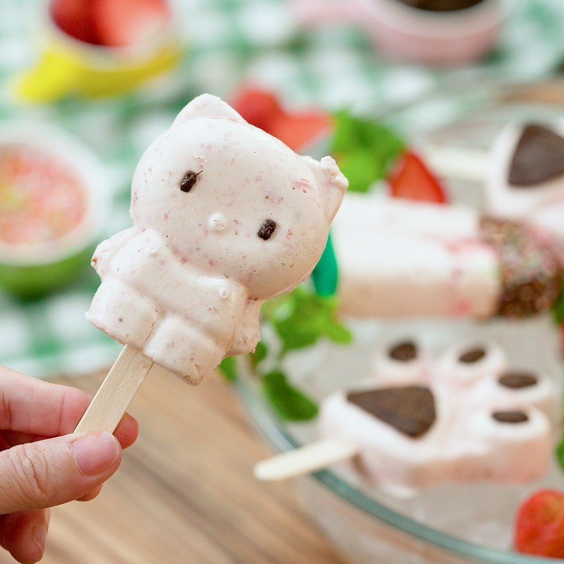 Step 5 Final Product Strawberry Milk Popsicle