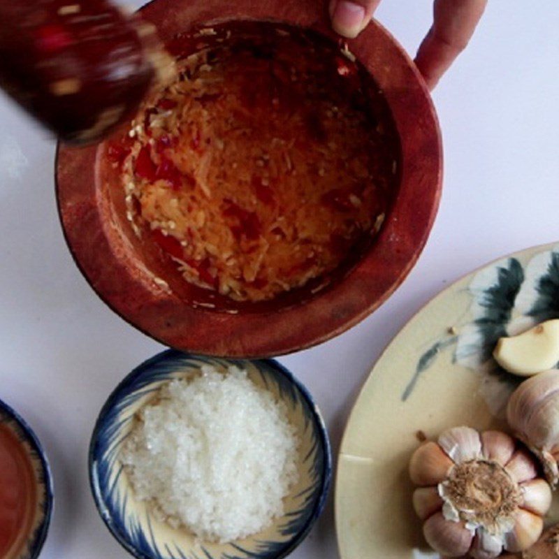 Step 2 Prepare other ingredients Fried snakehead fish wrapped in rice paper