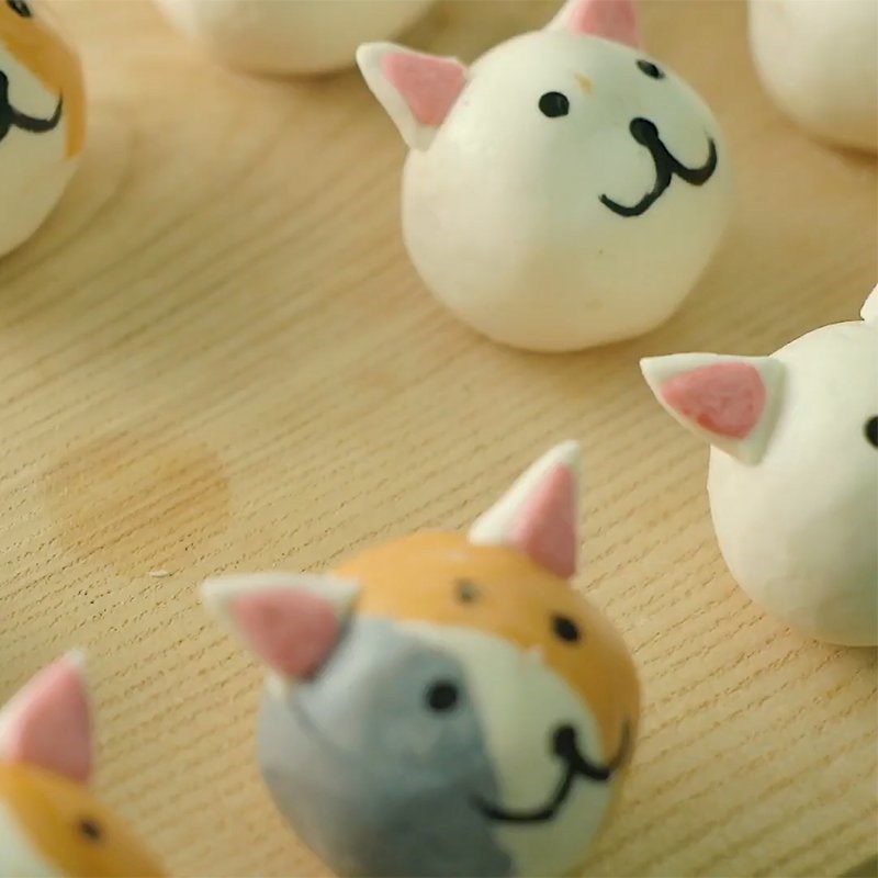 Step 6 Create the floating cat dumpling Cat-shaped glutinous rice balls
