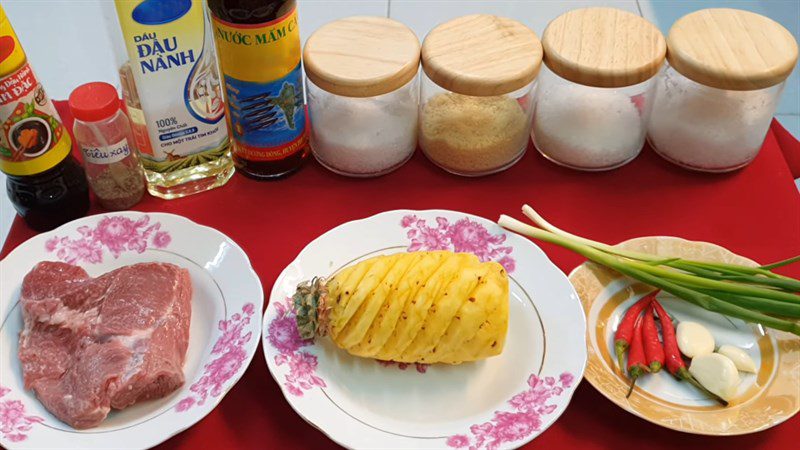 Ingredients for the dish 2 ways to make stir-fried beef with pineapple