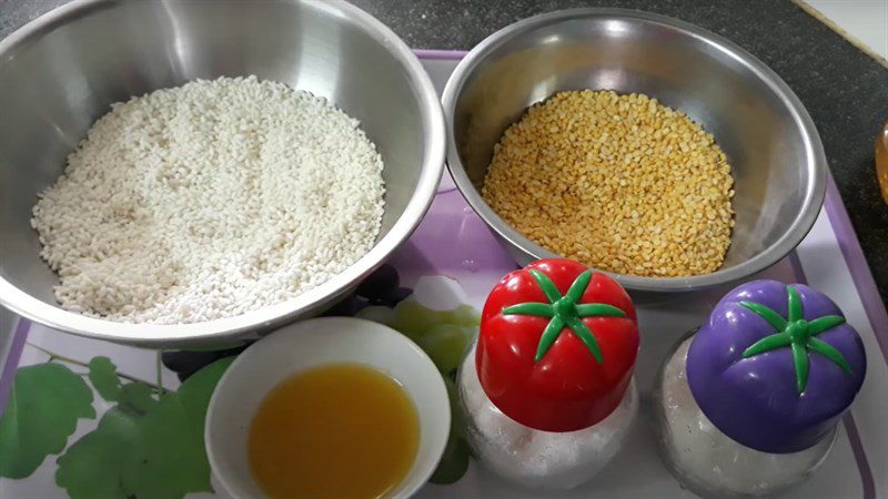Ingredients for northern sticky rice dish