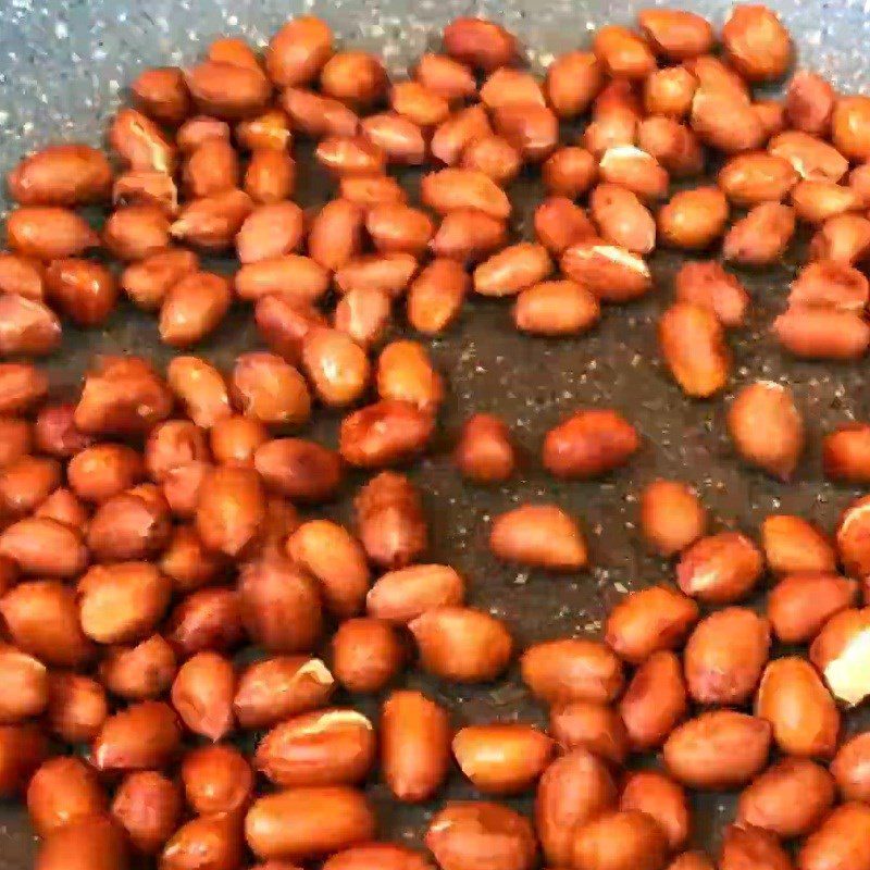 Step 2 Prepare the remaining ingredients for the fried snow mushroom salad