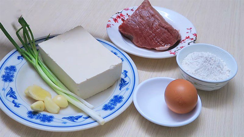 Ingredients for the dish 2 ways to make fried beef and tofu cake and fried beef and potato cake