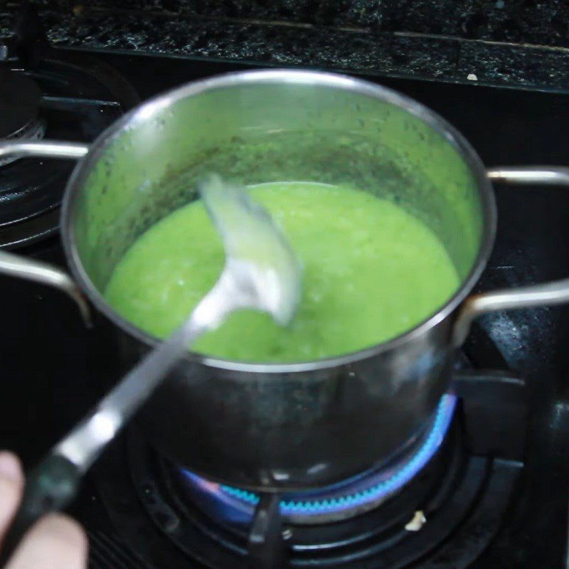Step 5 Complete the porridge for fish porridge for babies with vegetables
