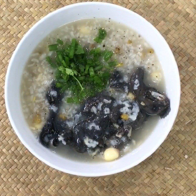 Step 4 Finished Product Green Bean Porridge with Lotus Seeds and Black Chicken