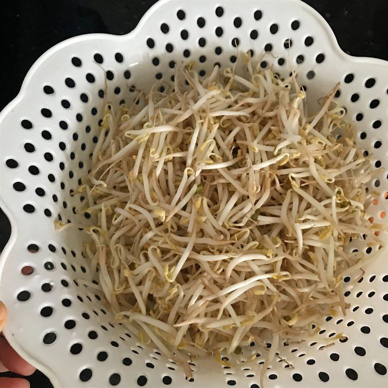 Step 2 Prepare the vegetables Chicken salad with bean sprouts
