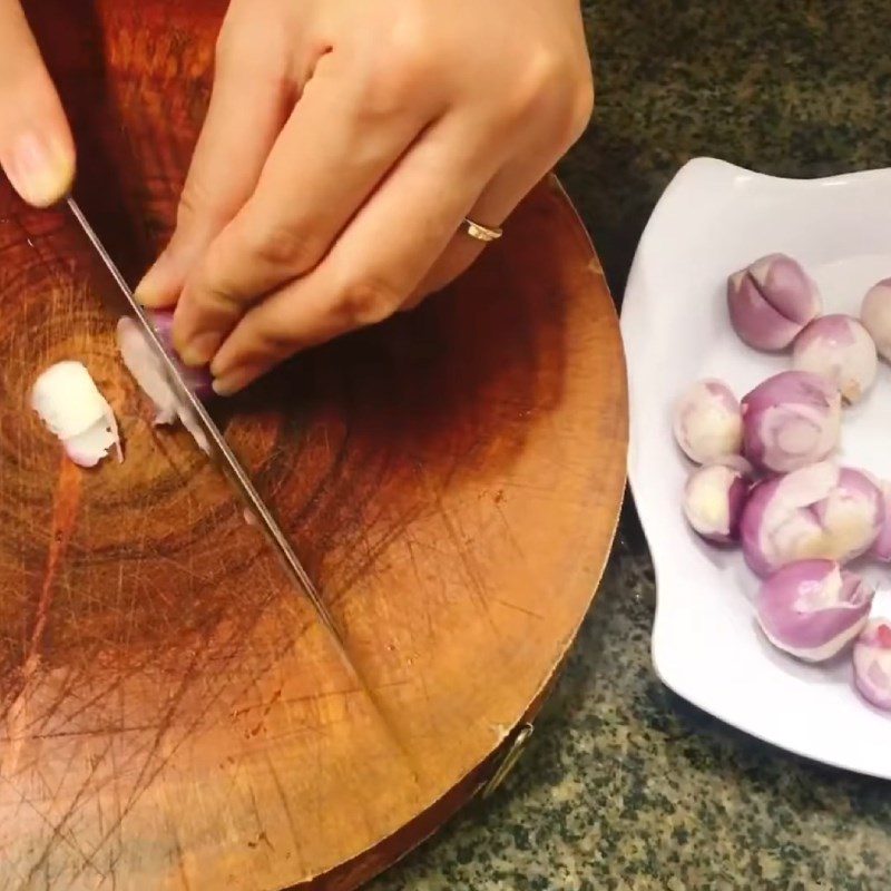 Step 1 Prepare the ingredients for Nail Snail Porridge