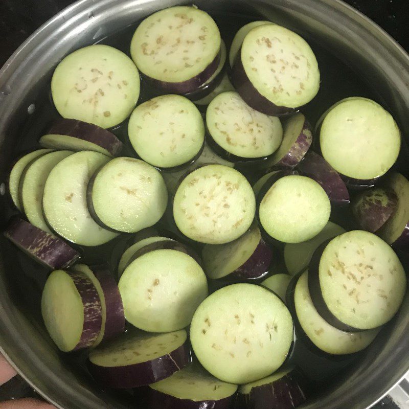Step 1 Prepare the eggplant Fried Stuffed Eggplant