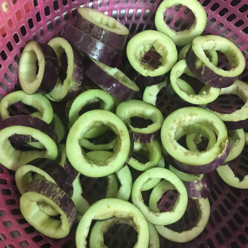 Step 1 Prepare the eggplant Fried Stuffed Eggplant