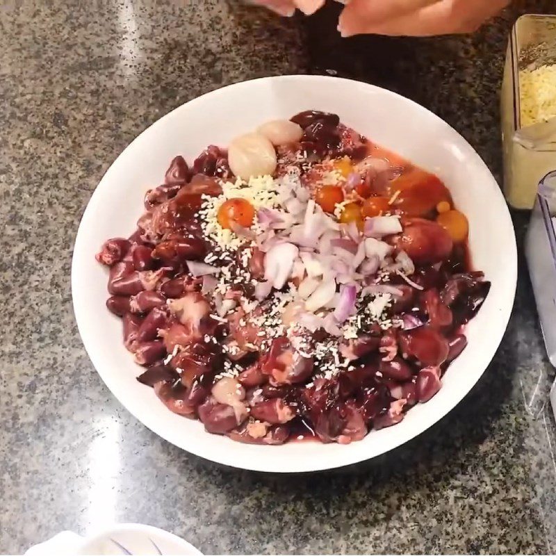 Step 2 Marinate quail innards Nail clam porridge