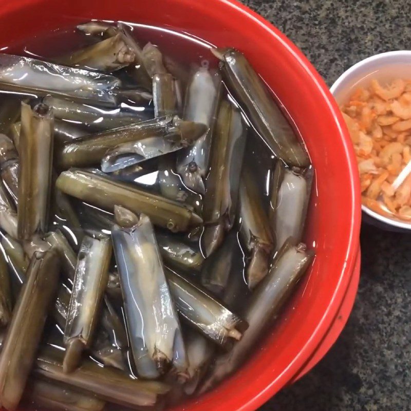 Step 1 Prepare the ingredients for Nail Snail Porridge