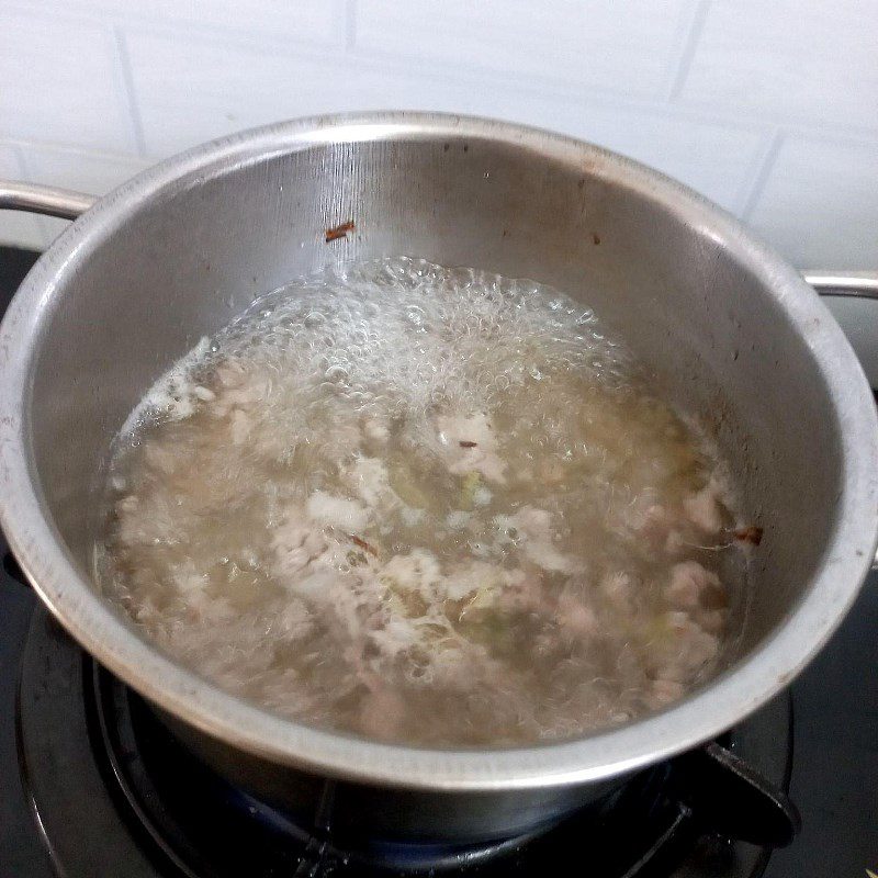 Step 4 Cook the soup Green mustard soup with minced meat