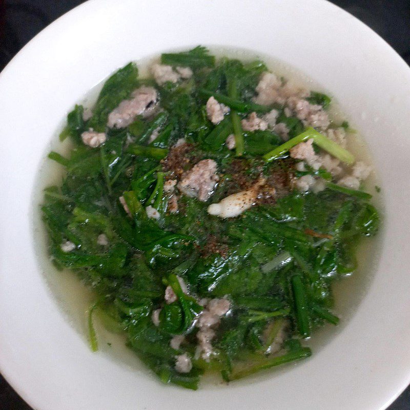 Step 5 Finished product Spinach soup with minced meat