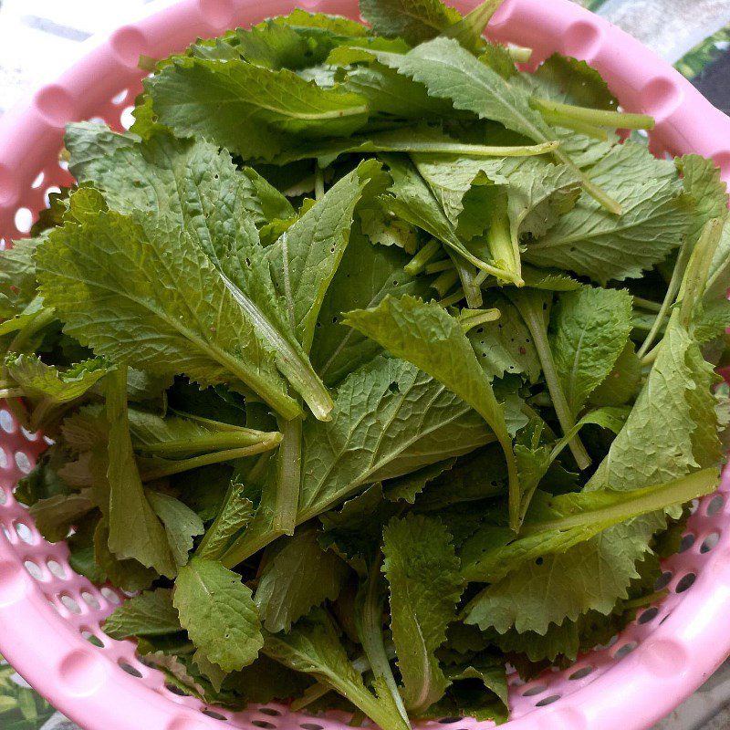 Step 2 Prepare other ingredients for minced pork soup with mustard greens