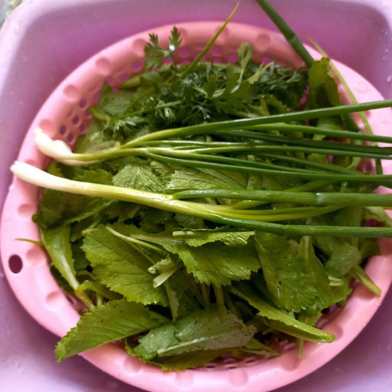 Step 2 Prepare other ingredients for minced pork soup with mustard greens