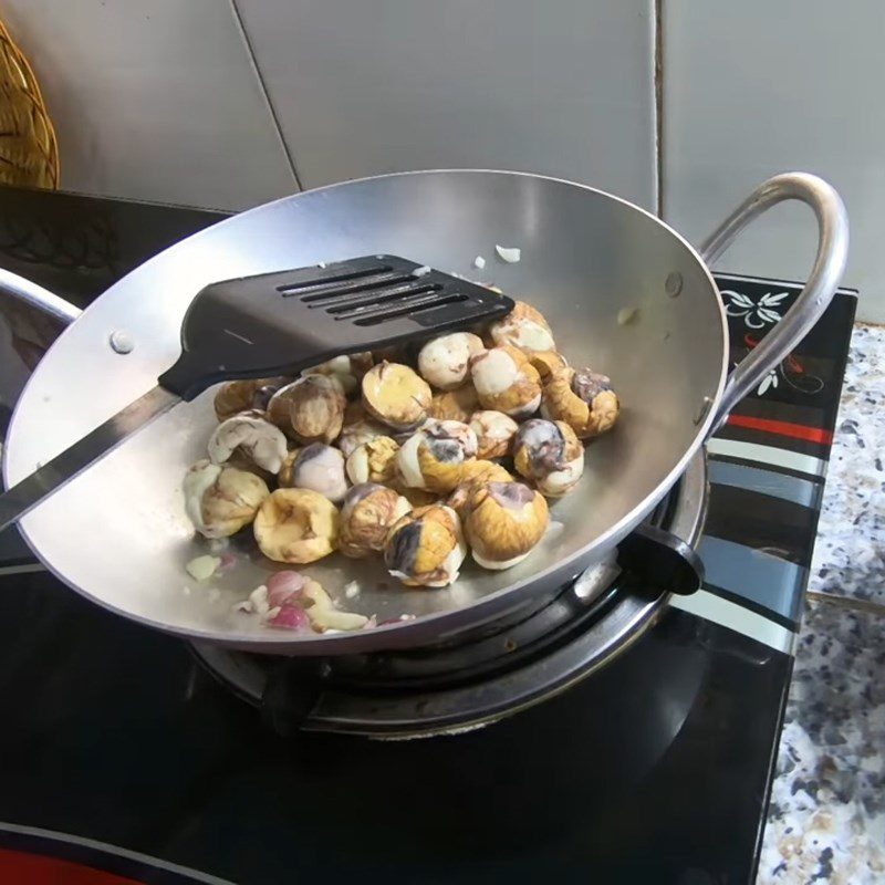 Step 4 Roasting quail eggs Quail egg porridge