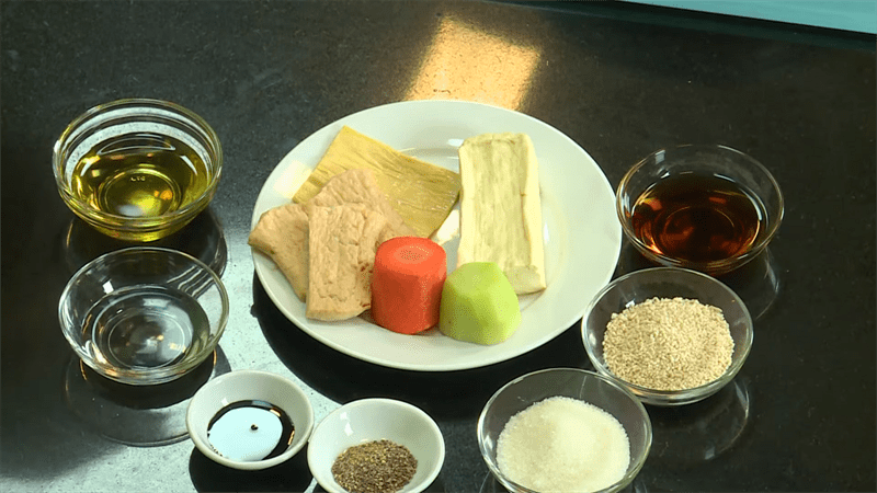 Ingredients for vegetarian Hanoi grilled pork noodles