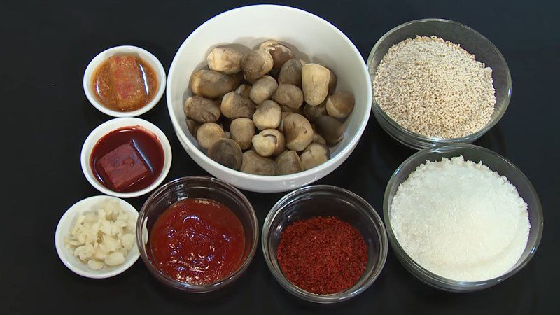 Ingredients for the dish 2 ways to make straw mushrooms with tofu and fermented tofu