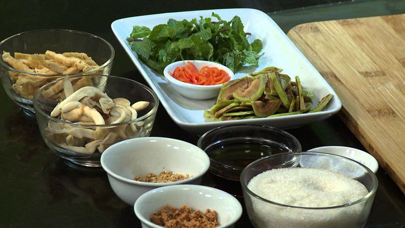 Ingredients for vegetarian fig salad