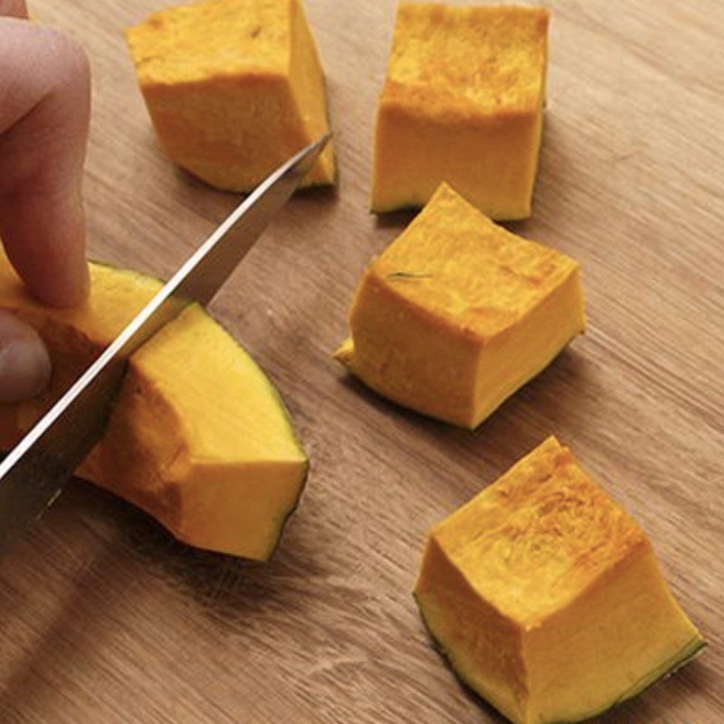 Step 1 Prepare the ingredients for Pumpkin Soup with Minced Meat